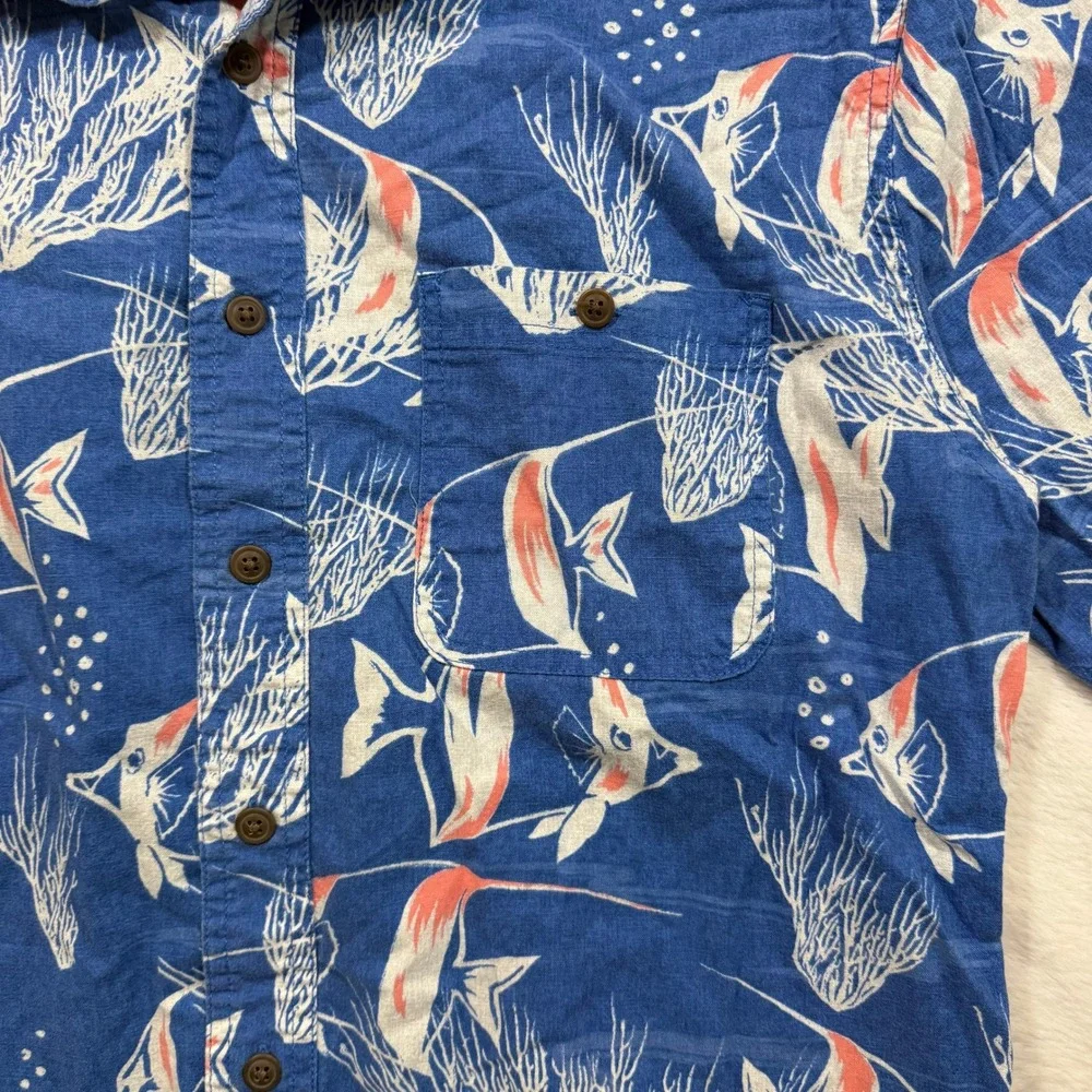 Croft & Barrow M Buttoned Shirt Blue Cotton Tropical Fish Hawaiian Beach Summer - Picture 3 of 6